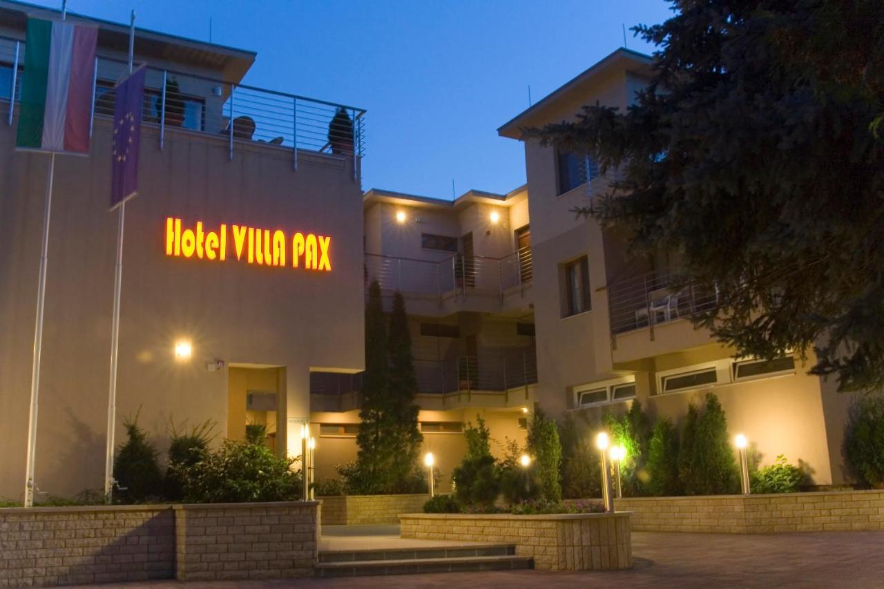 Hotel Villa Pax Balatonalmadi Luaran gambar